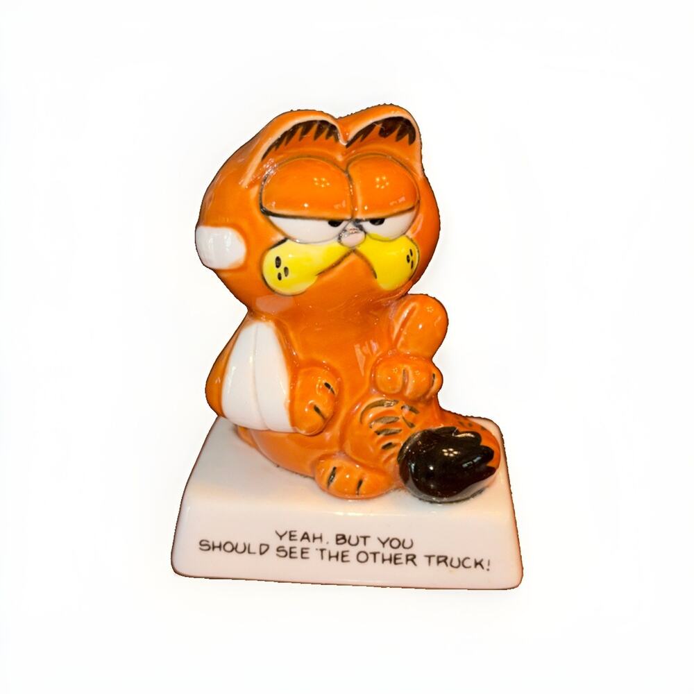 Garfield "Yeah, But You Should See the Other Truck" Ceramic Figurine Enesco 1981